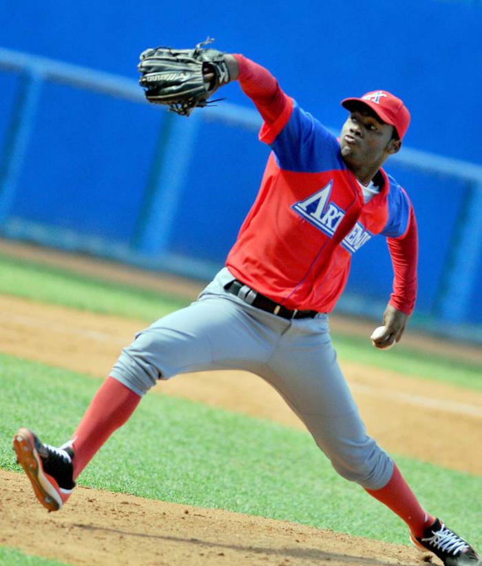 Geonel Gutiérrez, lanzador del equipo de Artemisa Geonel Gutiérrez, lanzador del equipo de Artemisa