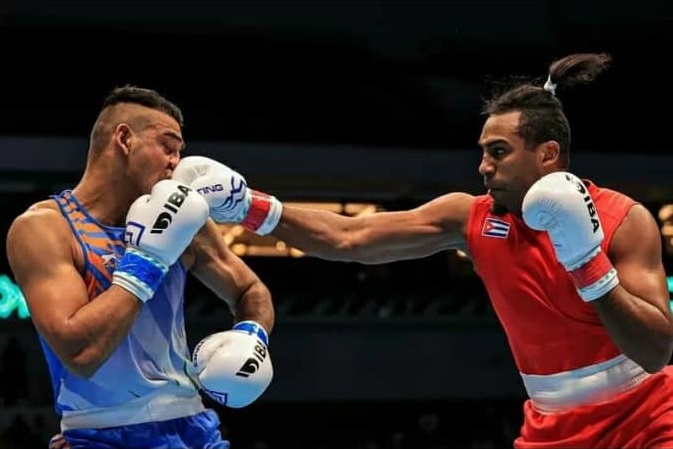 Arlen López a la derecha Arlen López a la derecha