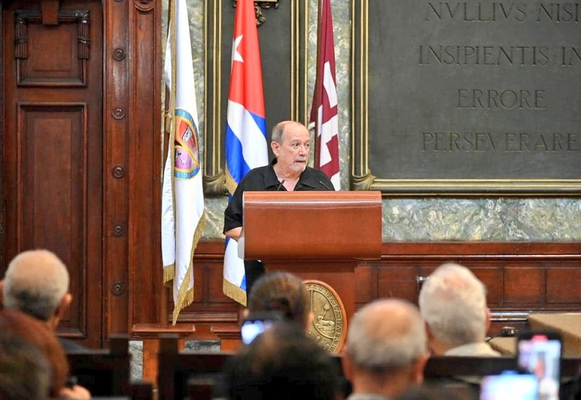 Silvio Rodríguez, Doctor Honoris Causa en Ciencias Sociales y Humanidades