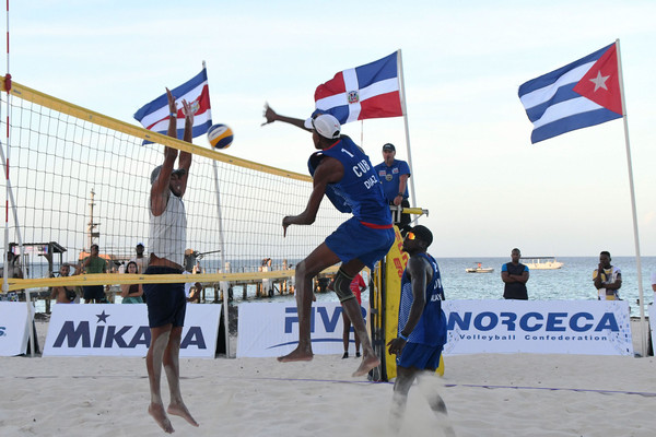Pareja cubana de voleibol de playa Pareja cubana de voleibol de playa