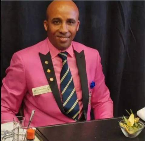 Rihder Fuentes campeón nacional de Coctelería en Cuba Rihder Fuentes bartender. Campeón nacional de Cuba en el Campeonato Mundial de coctelería celebrado el pasado año en Roma, Italia