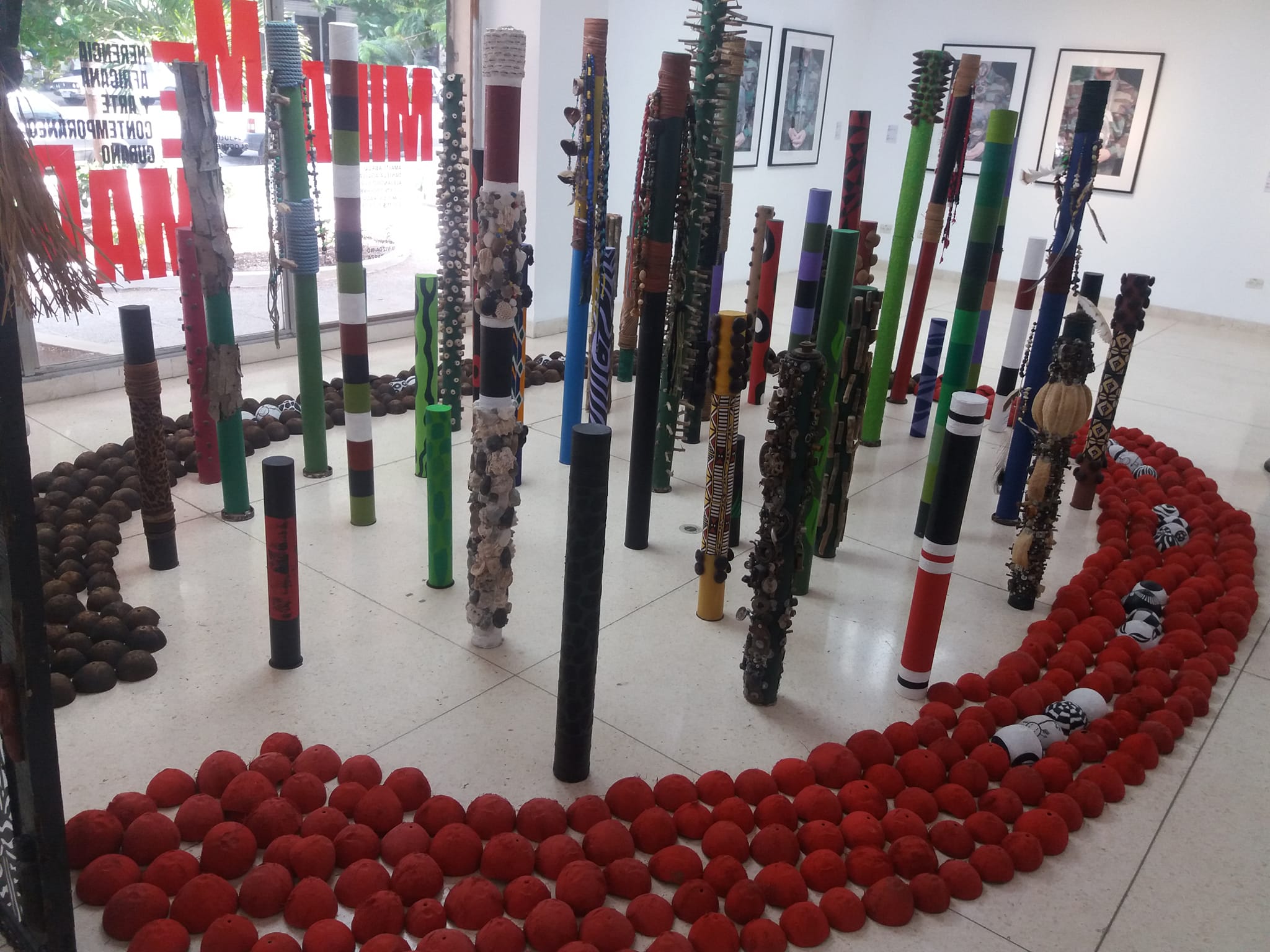 Exposición Mírame Madre. Herencia africana y arte contemporáneo cubano 2 Exposición Mírame Madre. Herencia africana y arte contemporáneo cubano 2