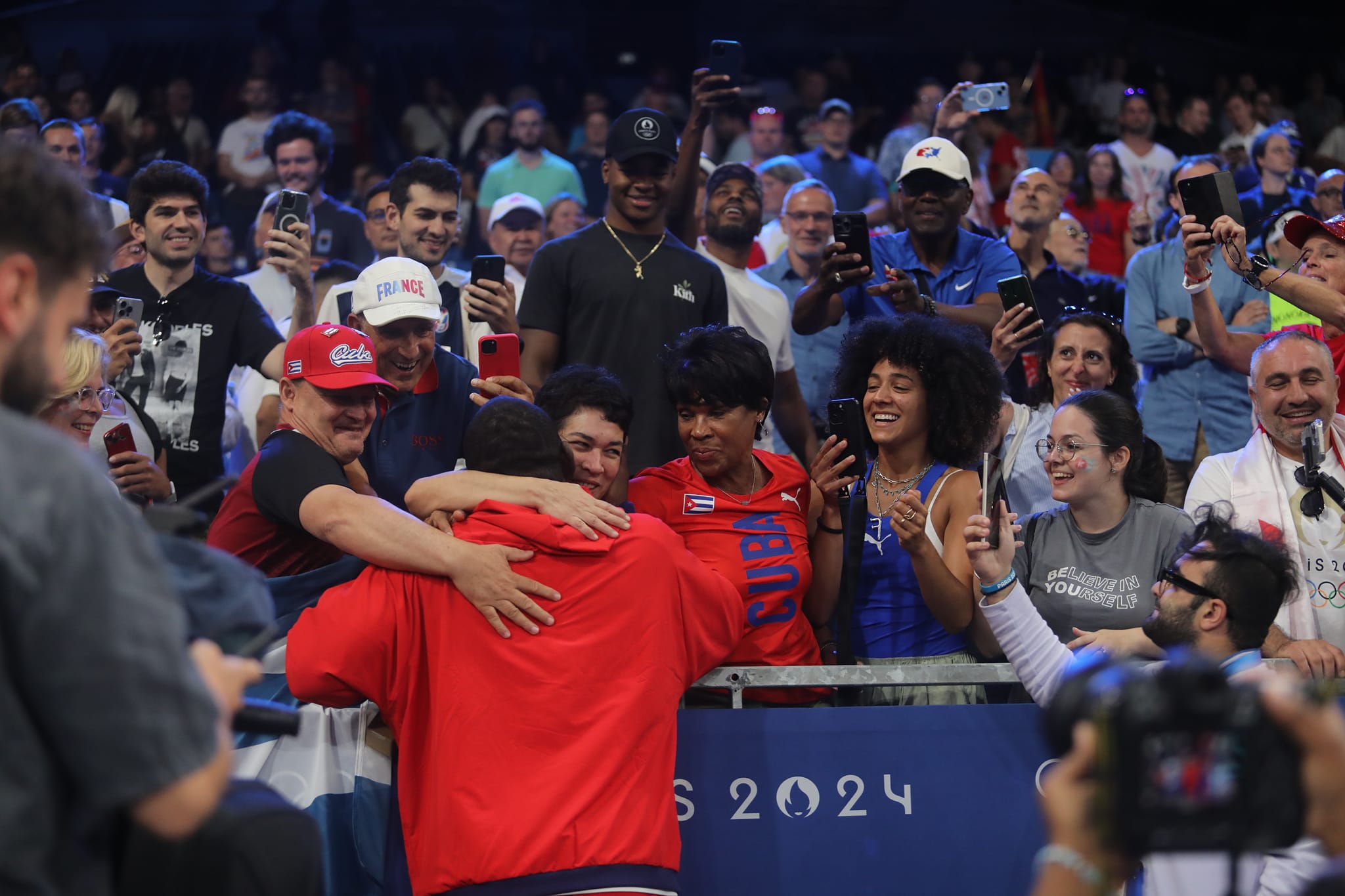 Mijaín con su medalla de París 2024. Mijaín con su medalla de París 2024.