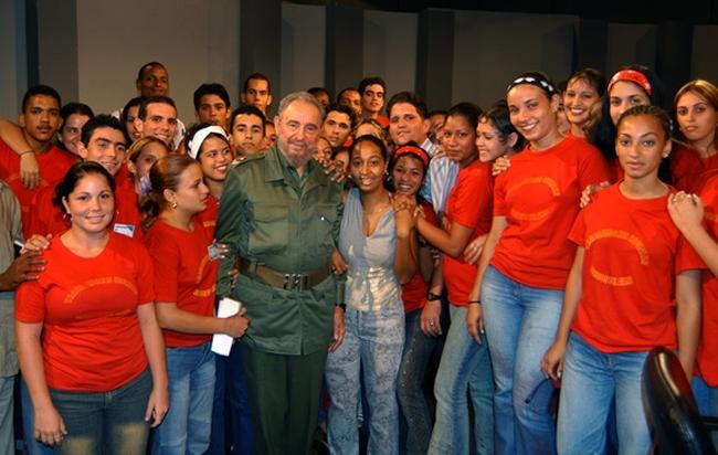 Fidel Castro: ícono y desafío para la juventud cubana Fidel Castro: ícono y desafío para la juventud cubana