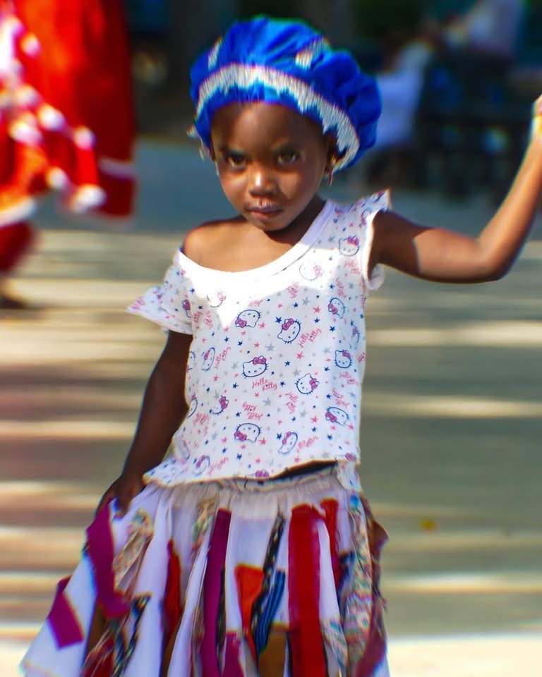 Agrupación músico-danzaria Comunicación Fanm Zetwal,