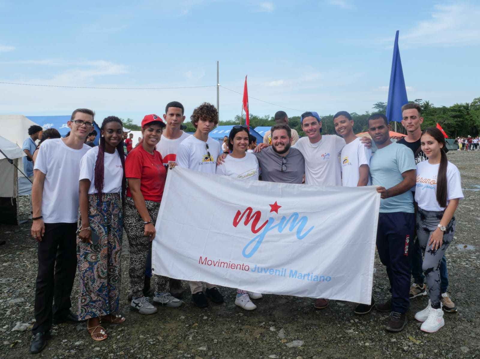 Los jóvenes en Birán Los jóvenes en Birán