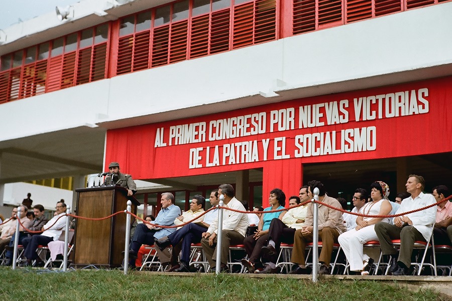 Fidel en la inauguración de la escuela formadora de maestros primarios Tania la Guerrillera el primero de septiembre de 1975 / Archivos de Guerrillero