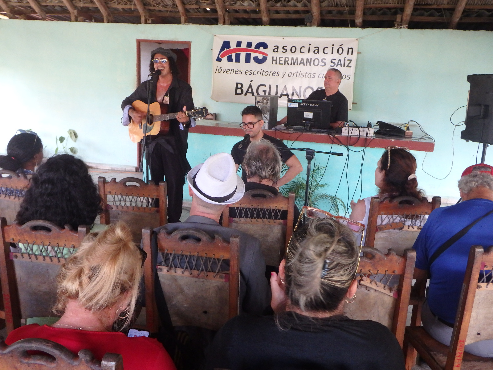 Del Verso y de la Miel”: 25 años sembrando arte y literatura en la comunidad