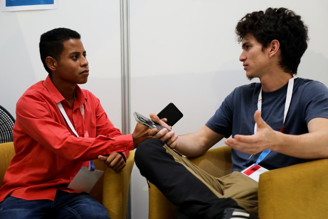 Conversamos con Mario Ernesto Almeida Bacallao, autor del blog KaraZusia de la revista digital Cubahora. Foto: Jessica Sosa (Cubahora)