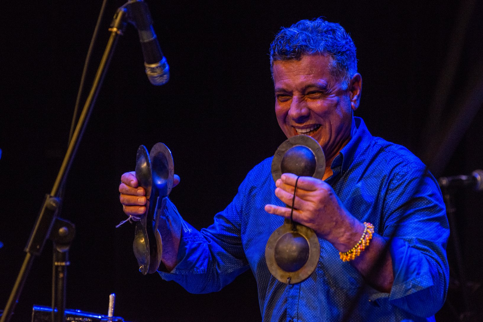 Olokun dio permiso a una quena y un piano.