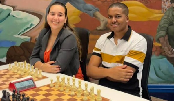 Roxángel Obregón y Dylan Berdayes, monarcas del torneo cubano de ajedrez Blitz. Foto: Federación Cubana de Ajedrez