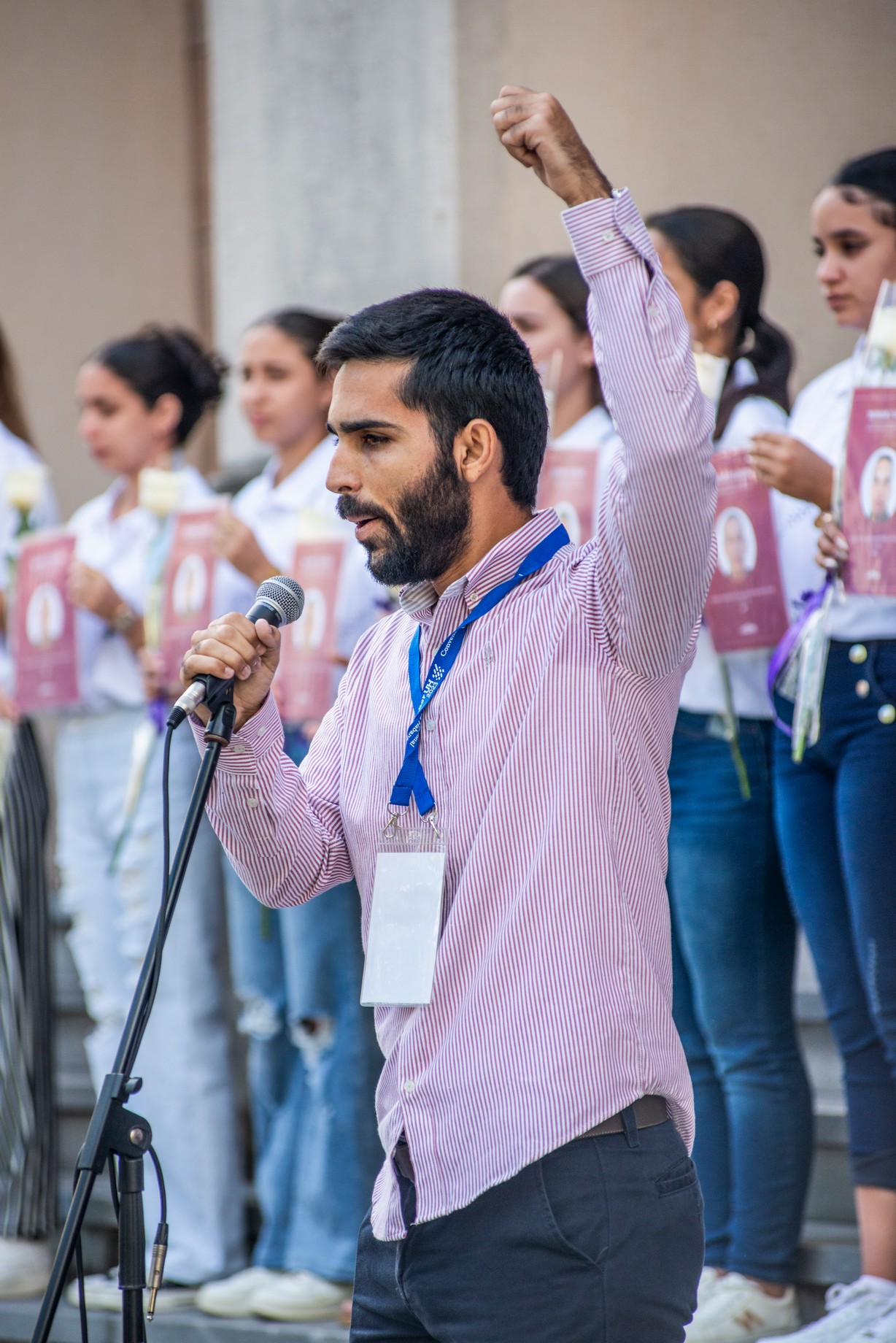 El Alma Mater extiende sus brazos esta vez para denunciar la barbarie