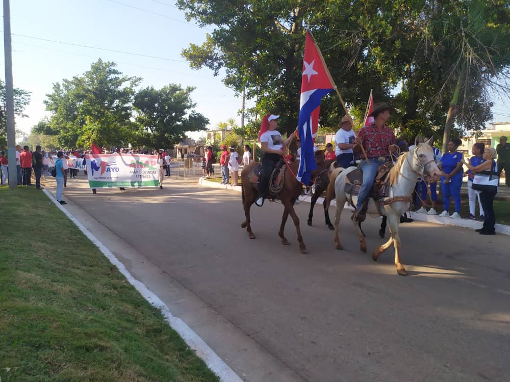 Desfile por el primero de mayo 