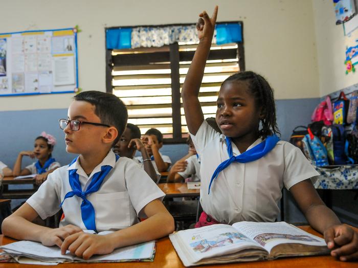La escuela representa, para niñas y niños, estabilidad emocional, repetición de rutinas, socialización con sus pares, recreación. Foto: José Manuel Correa / Granma La escuela representa, para niñas y niños, estabilidad emocional, repetición de rutinas, socialización con sus pares, recreación. Foto: José Manuel Correa / Granma